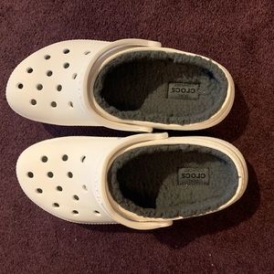 BRAND NEW! Fleece lined crocs W11